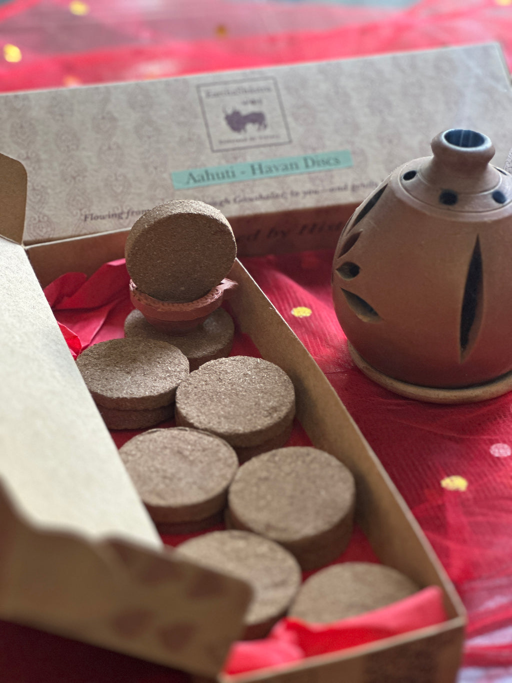 Aahuti - Guggal & Camphor Havan Discs(Pack of 30)