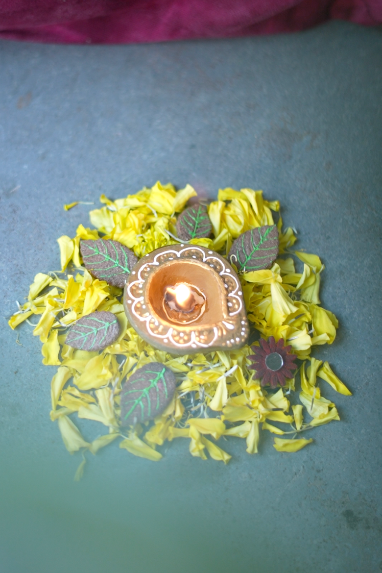 Gaumay & Clay Diyas - A Set of 12